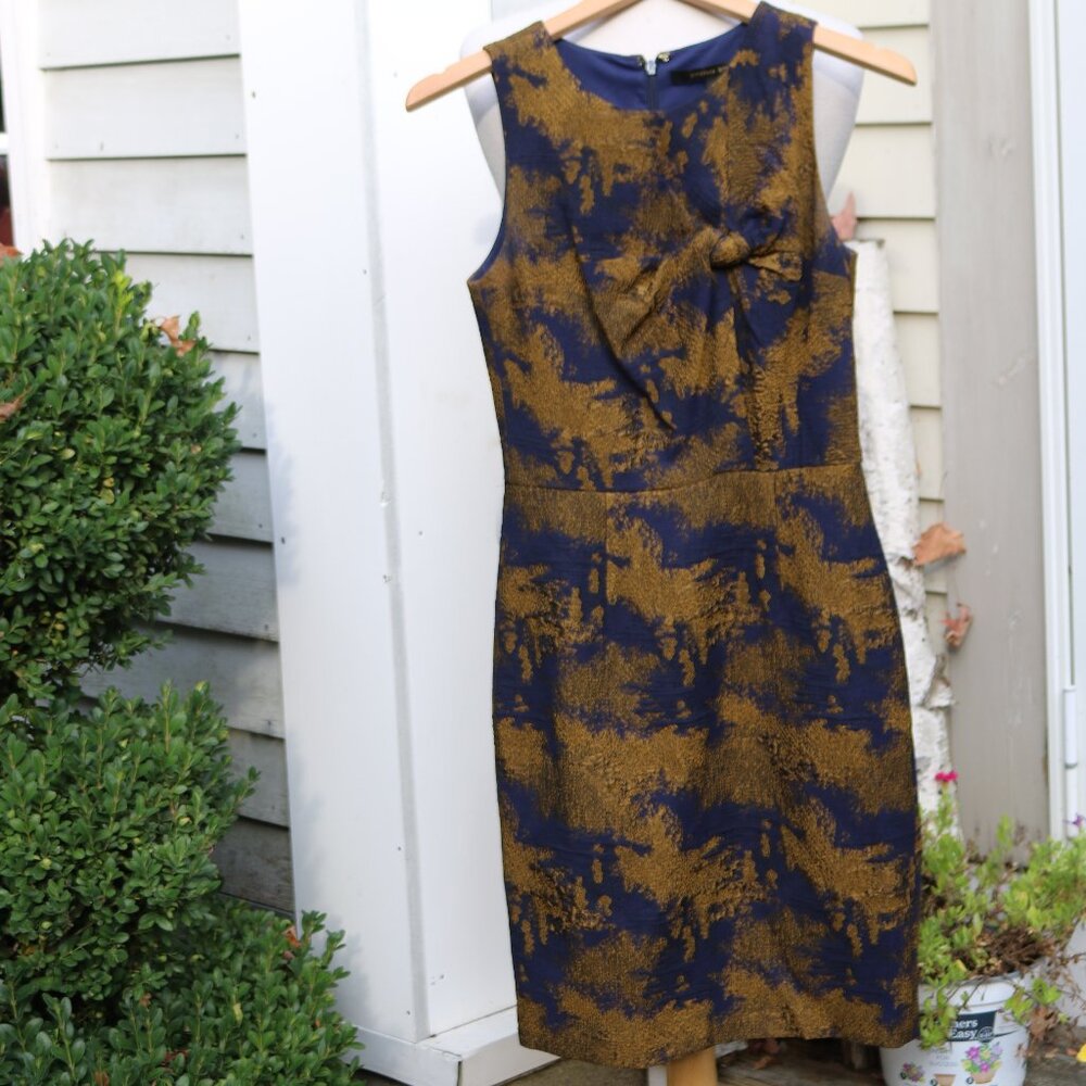 Cynthia Steffe Blue Gold Jacquard Knot Twist Bodice Sleeveless Sheath Dress Sz 4